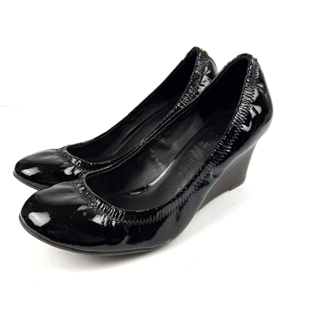 Tory Burch Eddie Ballet Wedge 7.5 Black Patent Leather Slip On Heels Gold Logo